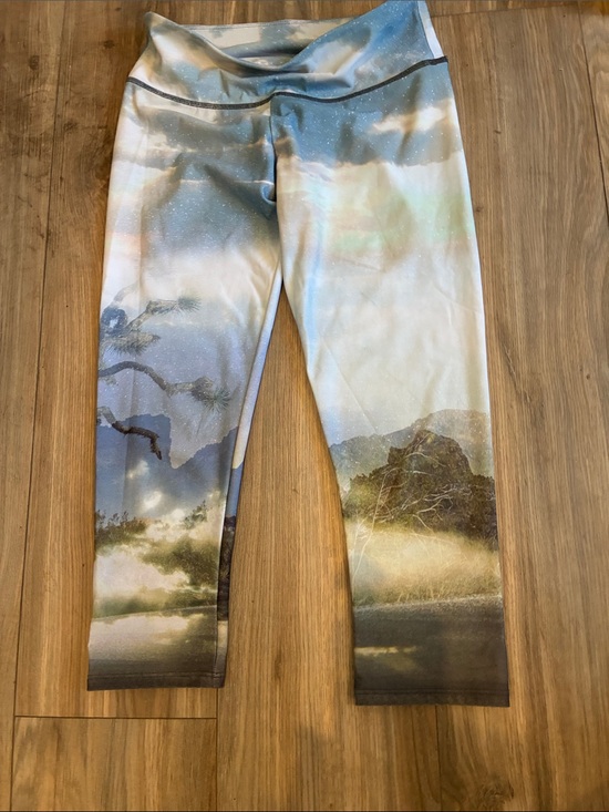 Onzie Pants - Onzie Ladies Scenic Mountain & Lake Leggings - Blue, Green, Cream size s/ m
